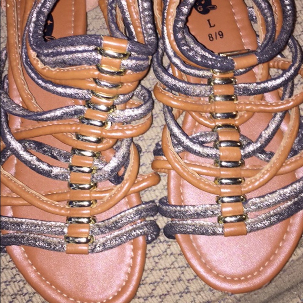 Shoes - Picture 4 of 5